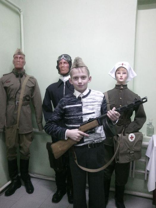 Знакомство с оружием ВОВ - пистолет пулемёт Шпагина вес с магазином 4,5 кг